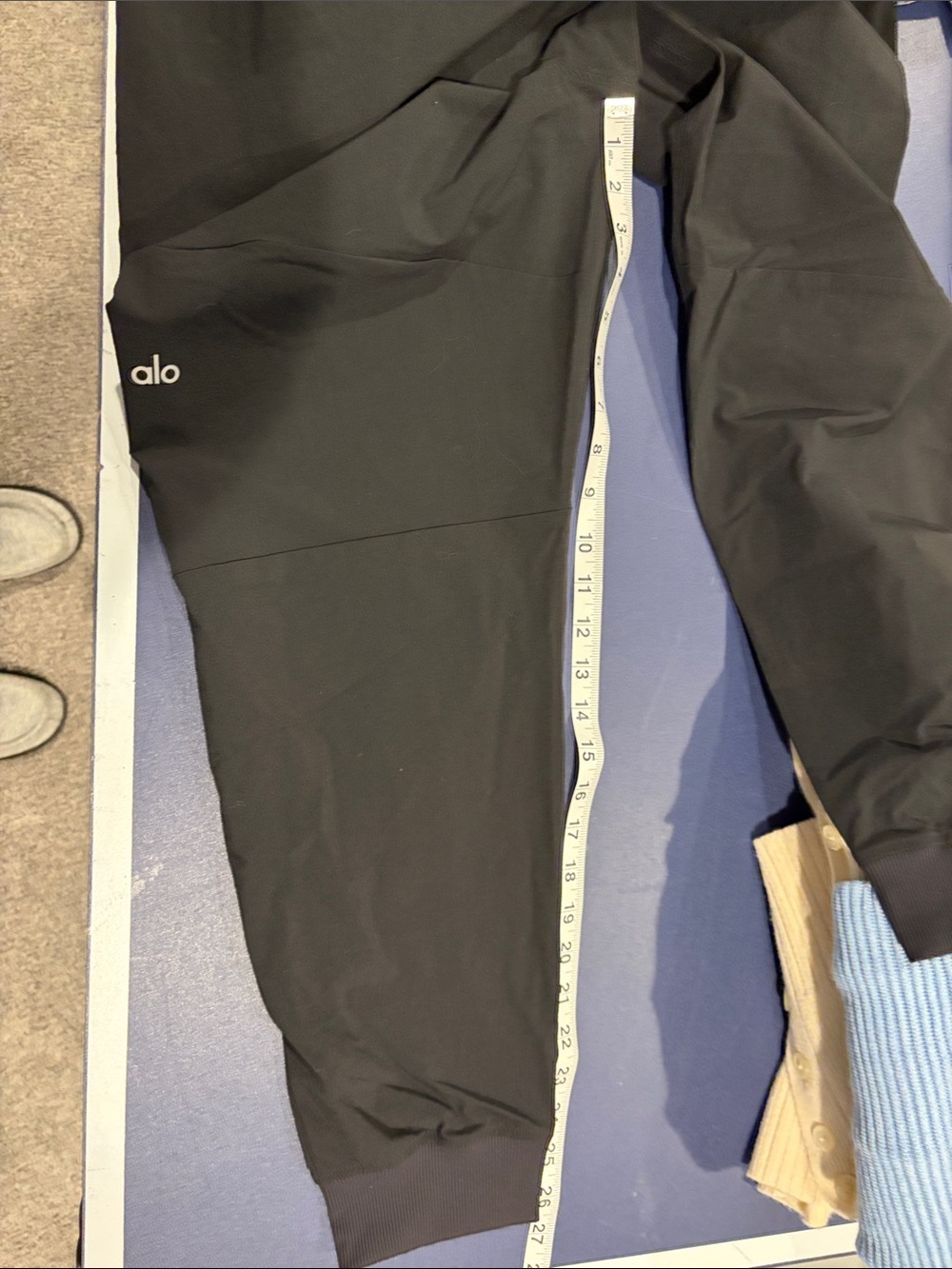 ALO Yoga Men's Black Performance Jogger Pants - Picture 14 of 15